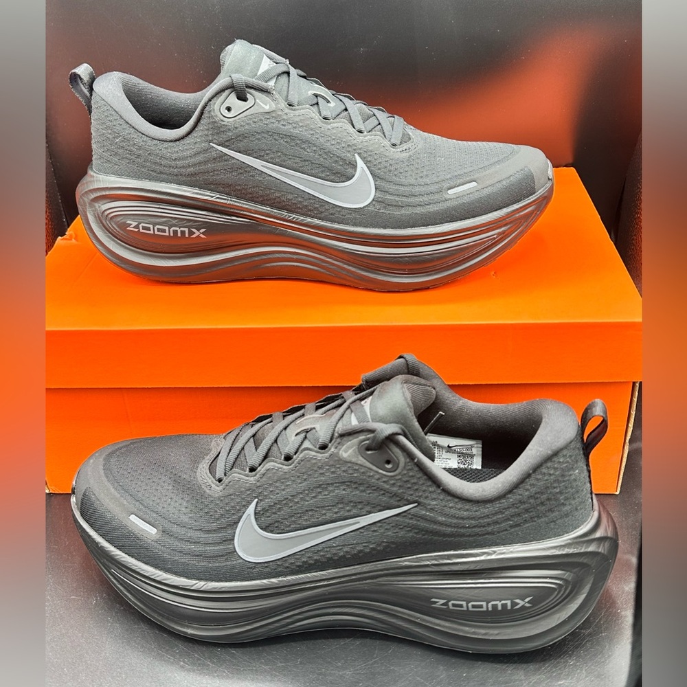 Nike Vomero Plus Black Dark Smoke Grey Size 11.5 HV8150-003 NEW WITH BOX